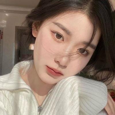 刚开学,校花约我吃饭